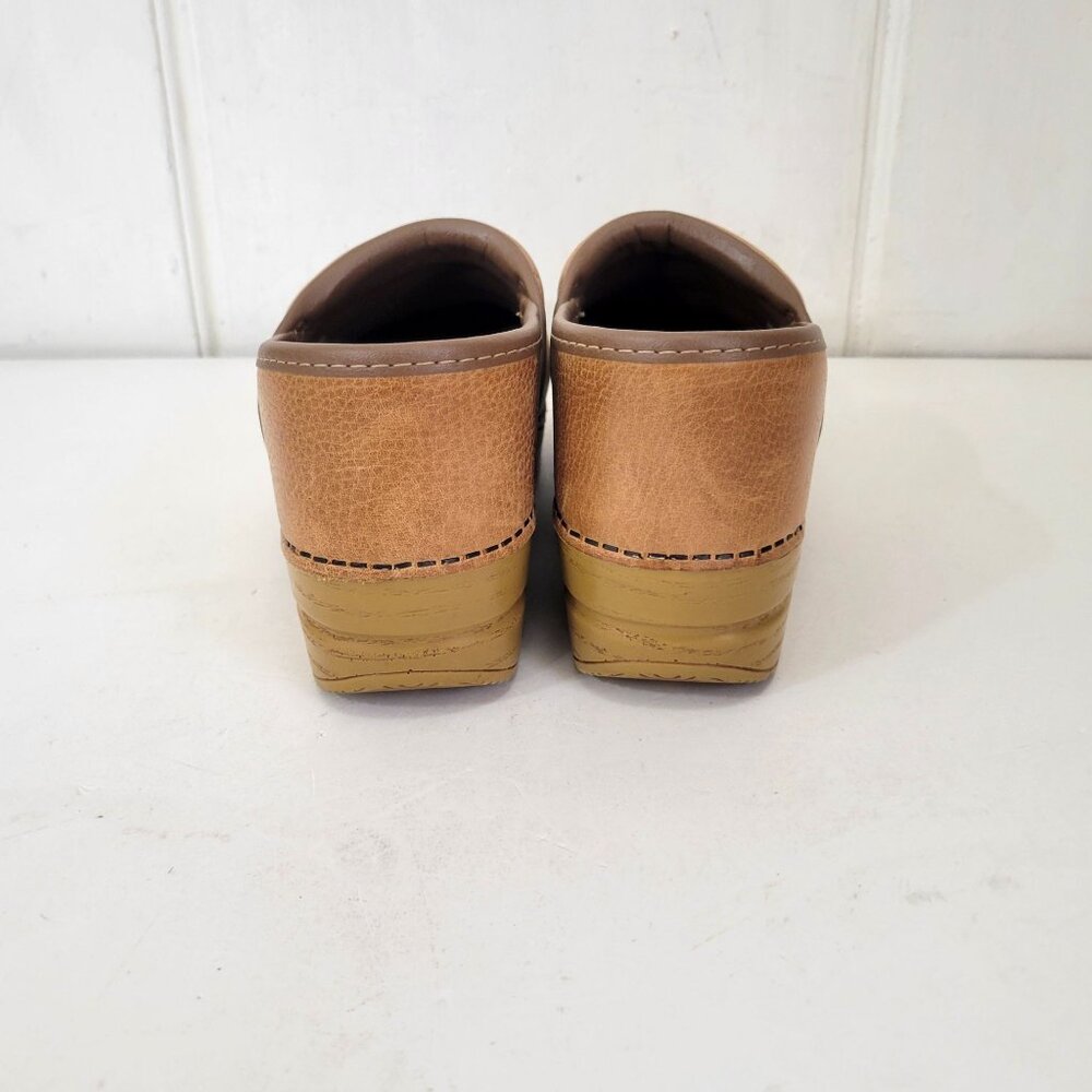 Dansko Professional Women's Honey Distressed Leather Clogs Size 38 EU US 7.5-8 - Picture 5 of 10